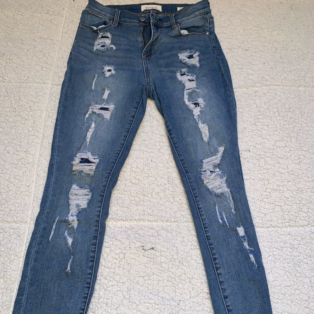 Ripped skinny jeans